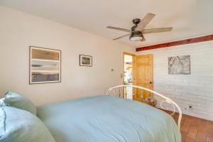 Spacious Mtn-View Gem in Corrales!客房内的一张或多张床位