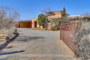 CorralesSpacious Mtn-View Gem in Corrales!的相册照片