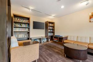 Posezení v ubytování Best Western Plus InnTowner Madison