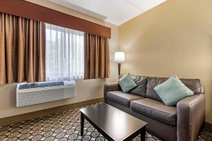 Posezení v ubytování Best Western Plus InnTowner Madison