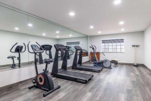 Fitness centrum a/nebo fitness zařízení v ubytování Motel 6-Brenham, TX