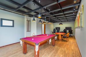 Ouro Minas Hotel Belo Horizonte, Dolce by Wyndham内的一张台球桌