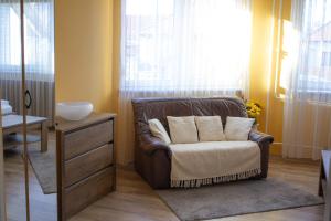 A seating area at Sándor Apartman