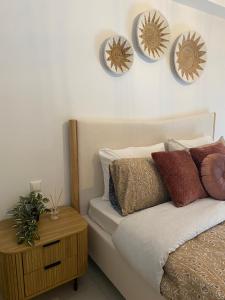 Posteľ alebo postele v izbe v ubytovaní New Modern 2BD aprt with shared rooftop pool B2