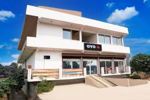 Gallery image of Hotel O SATYAM DHABA FAMILY RESTAURANT AND GUEST HOUSE in Prayagraj