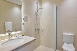 Ένα μπάνιο στο Nur Al Naseem by Makarem