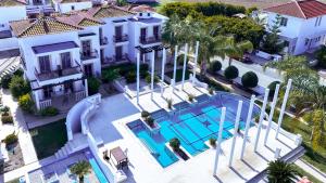 Bassein majutusasutuses Cozy Beachside Apartment with Pool Access - Ideal for Relaxation või selle lähedal