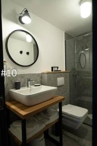 Ванная комната в The Pines Boutique Villa - Vama Veche