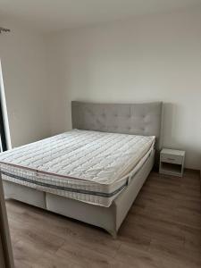 Posteľ alebo postele v izbe v ubytovaní 2 rooms apartment in Downtown,Free parking,late check-out,big balcony