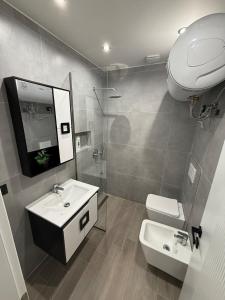 Ένα μπάνιο στο Greis Apartments 3