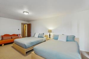 Ένα ή περισσότερα κρεβάτια σε δωμάτιο στο Royal View on Lakeshore +25 φωτογραφίες