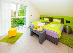 Ein Bett oder Betten in einem Zimmer der Unterkunft Ferienhaus: Familienunterkunft bis zu 12 Personen - [#125273]