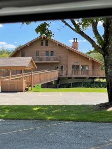 Bygningen som feriehuset ligger i + 14 billeder