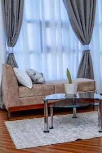 Ruang duduk di Maggiez White Lotus