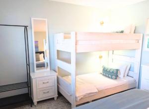 Lazy Days Cabana at Pinnacle Port A-540客房内的一张或多张床位