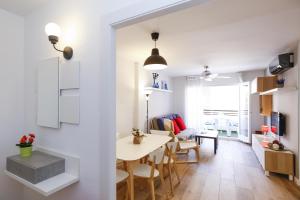 Photo de la galerie de l'établissement PINEDA BAHIA HomeStay by Turismar, à La Pineda