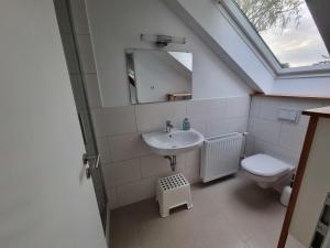 Koupelna v ubytování " Ferienhaus Vadersdorf" Wohnung 3