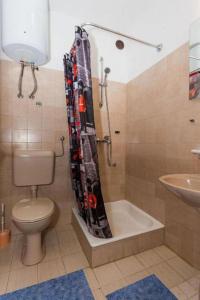 Bilik mandi di Apartment Verica