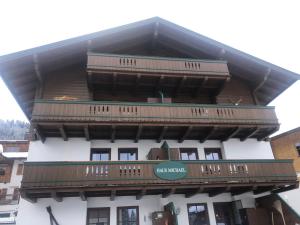 Balkón alebo terasa v ubytovaní Ski in out! Gemütliche Dachgeschosswohnung + 1 fotografia