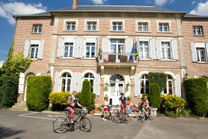 Jízda na kole v ubytování Hotel Le Clos du Montvinage nebo okolí