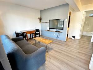 Predel za sedenje v nastanitvi Duncan Motel