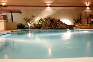 Bazén v ubytování Hotel Plaza Maria nebo v jeho okolí
