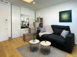 Χώρος καθιστικού στο HOMEY TINY - Chambre privée - Située en Hyper-centre - Disney Plus et Wifi inclus - Sans SDB - Proche de Genève et des transports en commun