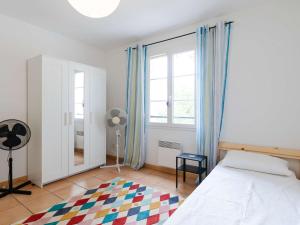 Ένα ή περισσότερα κρεβάτια σε δωμάτιο στο Appartement 3 pièces, 4 pers., Parking, Animaux admis, Wifi - FR-1-409-275