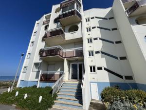 Το κτήριο όπου στεγάζεται  το διαμέρισμα