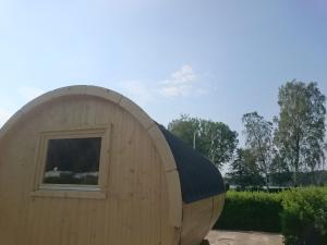 Fotografie z fotogalerie ubytování Schlaffass v destinaci Wittenborn