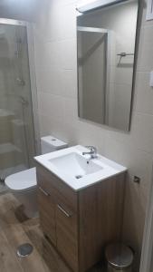 Łazienka w obiekcie Hostal royal begoña