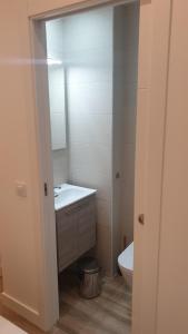 Łazienka w obiekcie Hostal royal begoña