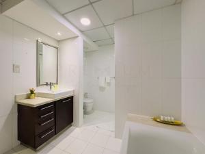 Un baño de 1702 - Boulevard Centre T2, 38 fotos más