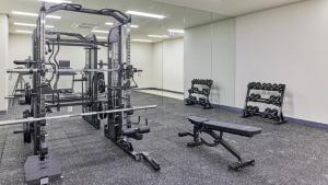 Fitness centrum a/nebo fitness zařízení v ubytování NewCZ Centum Hotel