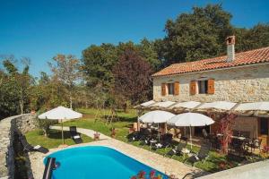 Πισίνα στο ή κοντά στο Villa Katherine with Pool and Game Room