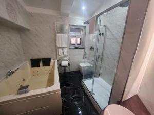 Koupelna v ubytování B&B GRECALE Suite & Spa
