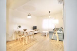 TV a/nebo společenská místnost v ubytování Mediterranean Way - August + 24 fotografií