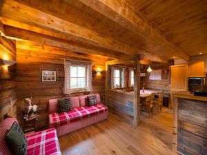 A television and/or entertainment centre at Chalet Steinbock St Martin am Tennengebirge