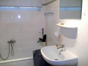 Ένα μπάνιο στο "Meeresrauschen-Whg-05"