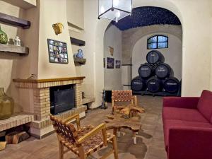 Khu vực ghế ngồi tại La Bodeguita - Ole Solutions