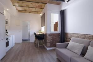 A kitchen or kitchenette at Ola Living Camp Nou