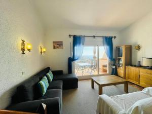 A bed or beds in a room at Impresionantes vistas del mar en Roses, Canyelles AV-37