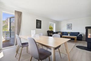 Ruang duduk di Valen House, Reine +25 gambar