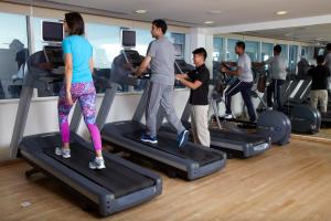 Fitness centrum a/nebo fitness zařízení v ubytování Cristal Hotel Abu Dhabi