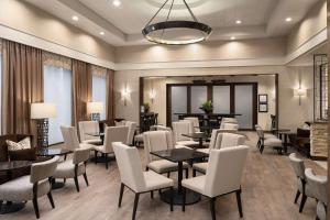 Uma área de estar em Hampton Inn & Suites Orlando/Downtown South - Medical Center