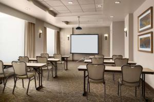 Área de negócios e/ou sala de conferências em Hampton Inn & Suites Orlando/Downtown South - Medical Center