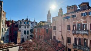 Γενική άποψη της πόλης Βενετία ή θέα της πόλης από  αυτό το διαμέρισμα