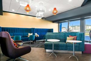 Tru By Hilton Rogers Bentonville的休息区