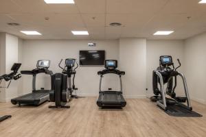 Posilňovňa alebo fitness centrum v ubytovaní Naitly Barcelona Poblenou