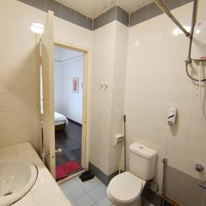Ένα μπάνιο στο Costa Mahkota City View 1-Bedroom, 2 Queen Beds, 600Mbps WiFi